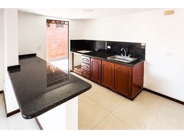 VENTA DE CASA DE 2 PISOS, EN EL CASTILLO, JAMUND