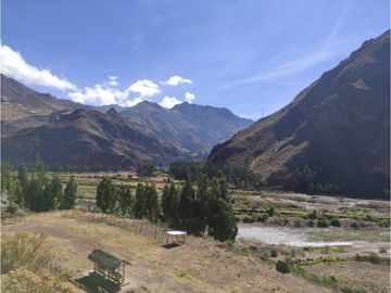 VENDO TERRENO DE 8000 M2 A PIE DE PISTA VALLE SAGRADO PISAC CUSCO PERU