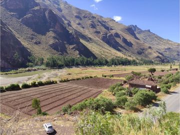 VENDO TERRENO DE 8000 M2 A PIE DE PISTA VALLE SAGRADO PISAC CUSCO PERU