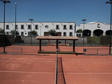 RENTA DE CASA EN FRACCIONAMIENTO CLUB DE GOLF LOS ENCINOS EN LERMA