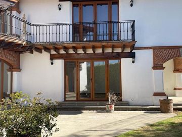 RENTA DE CASA EN FRACCIONAMIENTO CLUB DE GOLF LOS ENCINOS EN LERMA
