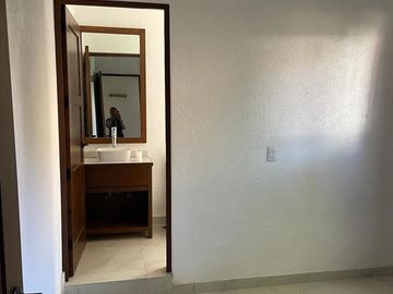 RENTA DE CASA EN FRACCIONAMIENTO CLUB DE GOLF LOS ENCINOS EN LERMA