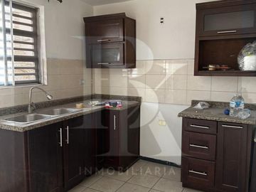 CASA EN FRACC.CANTIZALES EN APODACA,N.L.