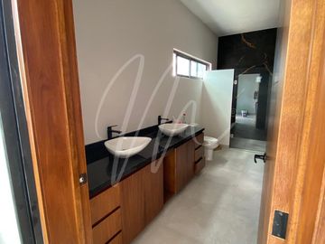 Casa en Venta en Vía Cumbres, Cancún
