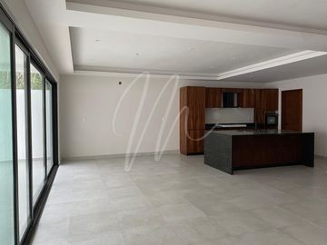 Casa en Venta en Vía Cumbres, Cancún