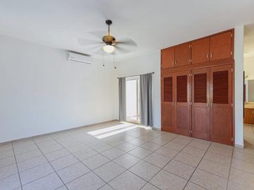 Casa en Venta en Fraccionamiento Villa Esmeralda Jarretaderas, Nuevo Vallarta.