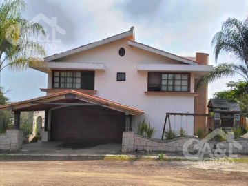 Residencia en Venta ubicada en Fraccionamiento Residencial Campestre El Telefre