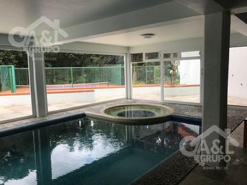 Casa en venta un piso con Alberca Cancha de Tenis  Fraccionamiento Residencial Coapexpan