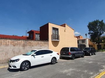 Excelente casa en fraccionamiento cerrado en Tecámac a 5 min del aeropuerto.