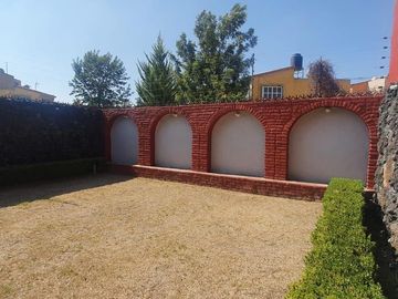 Excelente casa en fraccionamiento cerrado en Tecámac a 5 min del aeropuerto.