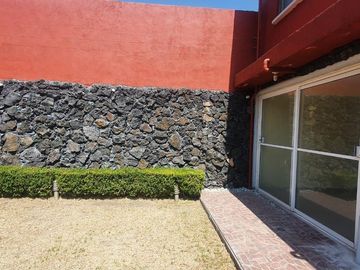 Excelente casa en fraccionamiento cerrado en Tecámac a 5 min del aeropuerto.