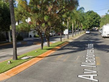 Venta terreno en Naciones Unidas