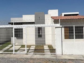 PRECIOSA CASA POR ESTRENAR EN LA TORTUGA, TEQUISQUIAPAN, QUERÉTARO. SUP. 285 m2