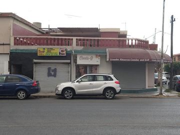 CASA VENTA CON LOCALES COMERCIALES LAS PUENTES SAN NICOLAS