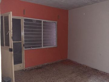 CASA VENTA CON LOCALES COMERCIALES LAS PUENTES SAN NICOLAS
