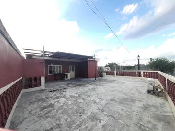 CASA VENTA CON LOCALES COMERCIALES LAS PUENTES SAN NICOLAS