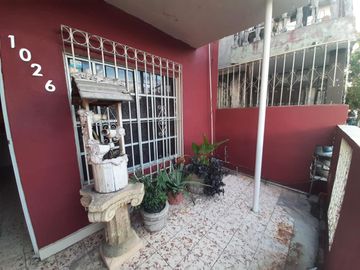 CASA VENTA CON LOCALES COMERCIALES LAS PUENTES SAN NICOLAS