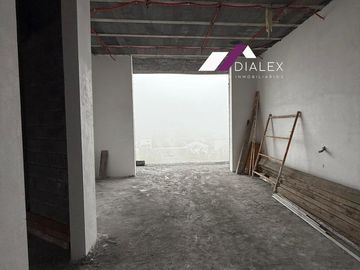 Casa en VENTA de 1,081 M2- Fraccionamiento SIERRA ALTA en CARRETERA NACIONAL en MONTERREY, 4 Niveles