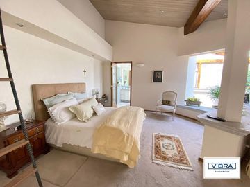 PH a la venta en Las Lomas.  Aguiar y Seijas