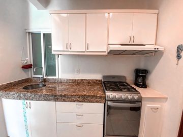 Penthouse de 1 recámara con rooftop privado y jacuzzi en venta Playa del Carmen