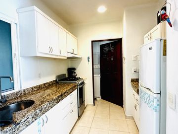 Penthouse de 1 recámara con rooftop privado y jacuzzi en venta Playa del Carmen