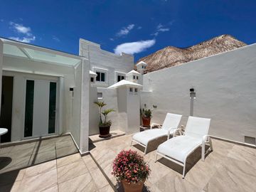 Penthouse de 1 recámara con rooftop privado y jacuzzi en venta Playa del Carmen