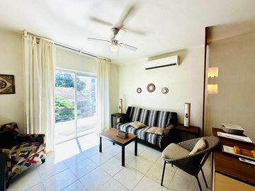 Penthouse de 1 recámara con rooftop privado y jacuzzi en venta Playa del Carmen