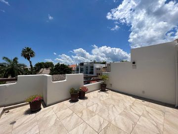 Penthouse de 1 recámara con rooftop privado y jacuzzi en venta Playa del Carmen