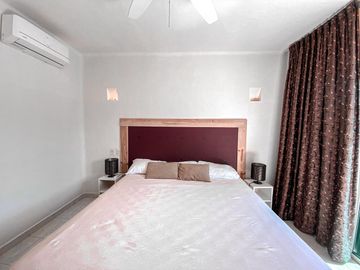 Penthouse de 1 recámara con rooftop privado y jacuzzi en venta Playa del Carmen