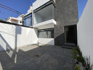 Casa en venta con cuatro habitaciones en Ocotlán, Tlaxcala