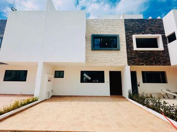Casa en condominio en   Venta  parque Real Cuautlancingo puebla