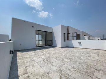 Casa en condominio en   Venta  parque Real Cuautlancingo puebla