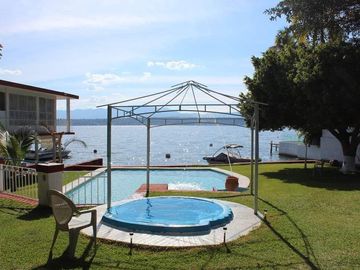 CASA CON CANCHA DE TENIS EN VENTA TEQUES