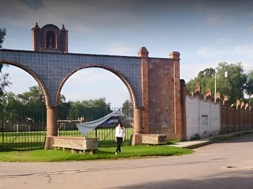 HACIENDA CON ACTIVIDAD DE BALNEARIO Y HOTEL, SUPERFICIE 20,200 MTS