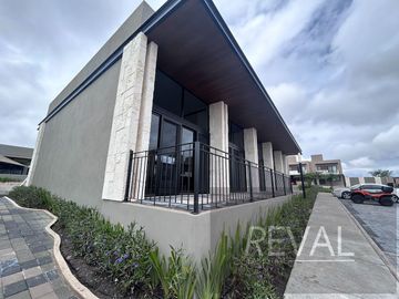 Casa a estrenar en Venta en Campanario Norte