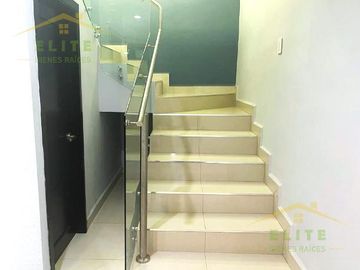 CASA EN VENTA UNIDAD NACIONAL CD MADERO