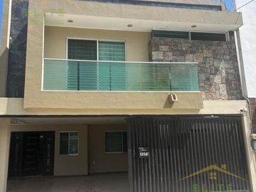 CASA EN VENTA UNIDAD NACIONAL CD MADERO