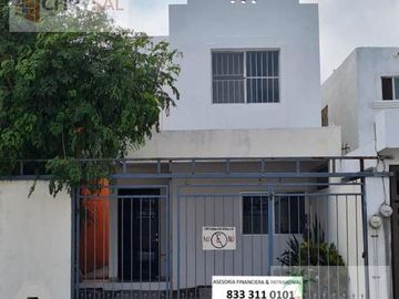 Casa - Fraccionamiento Arboledas