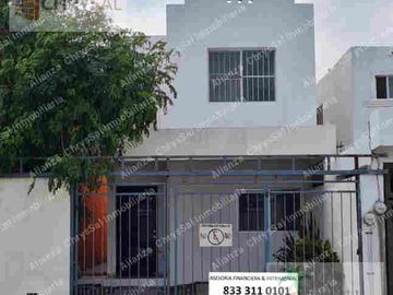 Casa - Fraccionamiento Arboledas