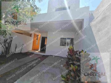 Casa - Fraccionamiento Arboledas