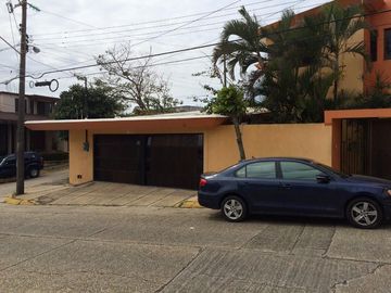Bonita Casa, Colonia Petrolera