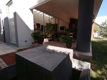 Casa de un solo Nivel de Diseño en Venta Fraccionamiento Atras de Plaza San Diego