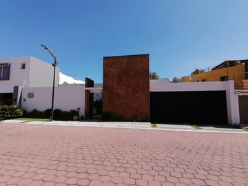 Casa de un solo Nivel de Diseño en Venta Fraccionamiento Atras de Plaza San Diego