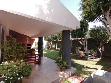 Casa de un solo Nivel de Diseño en Venta Fraccionamiento Atras de Plaza San Diego