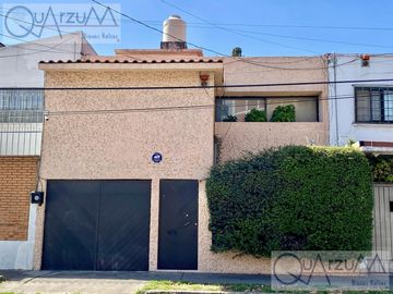 Casa muy funcional en buen estado, en venta, cerca de Pilares y Doctor Vertiz