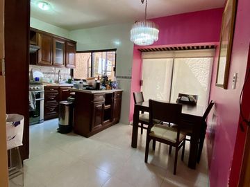 Casa muy funcional en buen estado, en venta, cerca de Pilares y Doctor Vertiz