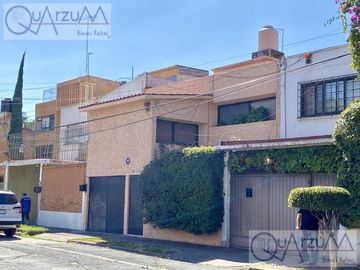 Casa muy funcional en buen estado, en venta, cerca de Pilares y Doctor Vertiz