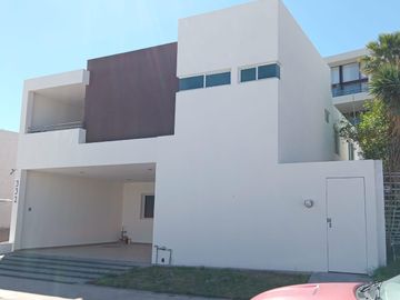 Casa en venta Miravalle