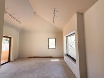 Casa en  Venta en Club de Golf Altozano colinda con Campo de Golf
