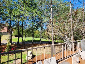 Casa en  Venta en Club de Golf Altozano colinda con Campo de Golf